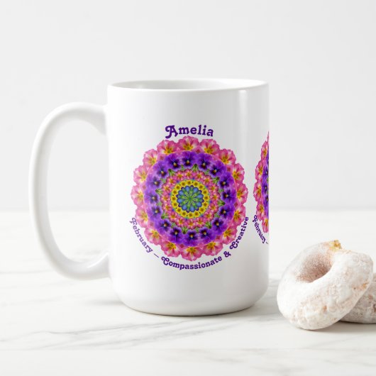 Gepersonaliseerde februari Geboortemaand Bloem Vio Koffiemok (Met donut)