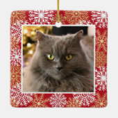 Gepersonaliseerde feestkat Dog Red Snowflakes kers Keramisch Ornament (Achterkant)