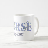 Gepersonaliseerde  Floral Monogram Nurse Koffiemok (Voorkant rechts)