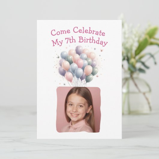 Gepersonaliseerde foto 7e verjaardag ballonnen kaart (Staand voorkant)