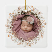 Gepersonaliseerde Foto Baby 1st Christmas Wildflow Keramisch Ornament (Achterkant)