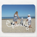 Gepersonaliseerde foto en familietekst met harten muismat<br><div class="desc">Maak een gepersonaliseerde fotoherinnering mousepad van Ricaso - voeg je eigen foto's toe aan dit geweldige FAMILY typografie ontwerp met een hartdetail muismat - foto-souvenirs zijn geweldig voor jezelf of om te geven aan familie en vrienden</div>