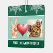 Gepersonaliseerde foto en naam Peace Love Snowflak Keramisch Ornament (Links)