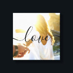 Gepersonaliseerde Foto- en Script-tekst Canvas Afdruk<br><div class="desc">Creëer uw eigen gepersonaliseerde foto en manuscripttekst canvas luxedruk met deze elegante,  moderne en eenvoudige sjabloon van de sleutelhanger. Voeg gewoon uw foto's en tekst toe. Maak je eigen foto-collage-hoepaardje perfect als aangepaste cadeautjes om je liefde te tonen.</div>