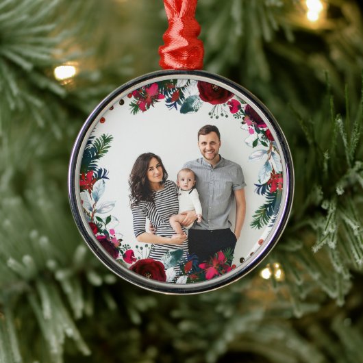 Gepersonaliseerde foto Holly en Pine Kerstmis Metalen Ornament (Boom)