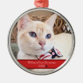 Gepersonaliseerde foto Kat's Eerste Kerstmis Metalen Ornament (Voorkant)