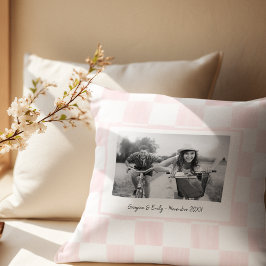 Gepersonaliseerde foto met roze ruitjes kussen