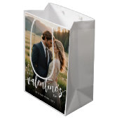 Gepersonaliseerde foto Moderne eerste Valentijnsda Medium Cadeauzakje (Achterkant Gekanteld)