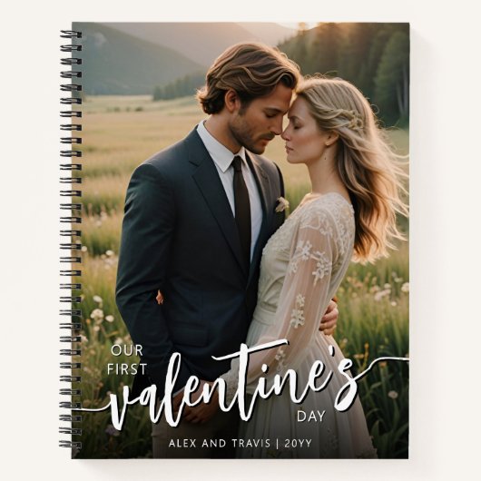 Gepersonaliseerde foto Moderne eerste Valentijnsda Notitieboek (Voorkant)