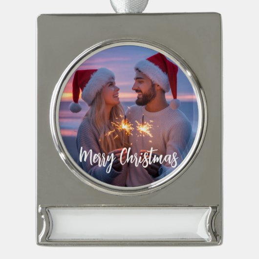 Gepersonaliseerde Foto & Tekst Kerstmis 2025 Aange Verzilverd Banner Ornament (Voorkant)