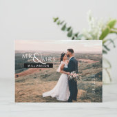 Gepersonaliseerde foto van Mr & Mrs Monogram Weddi Bedankkaart (Staand voorkant)