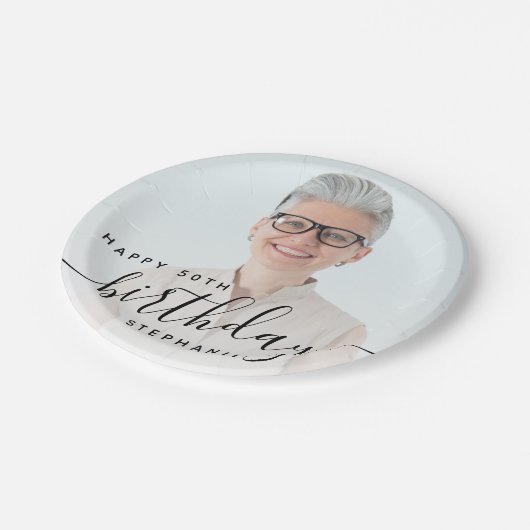 Gepersonaliseerde Foto Zwart Script 50e verjaardag Papieren Bordje (Gekanteld)