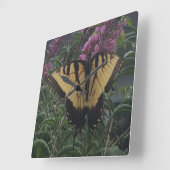 Gepersonaliseerde fotogele en zwarte vlinder vierkante klok (Hoek)