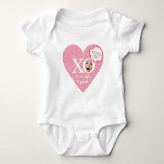 Gepersonaliseerde fun baby keepsakes roze hart romper