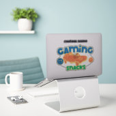 Gepersonaliseerde Gaming Snacks Jar Sticker label- (Laptop op bureau)