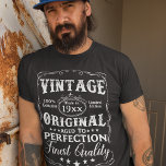 Gepersonaliseerde geboorte Vintage tot perfecte T-shirt<br><div class="desc">Een decoratieve  typografische vormgeving voor verjaardagsfeest met een gepersonaliseerd jaar. Er staat:  100% echte,  beperkte editie. Origineel,  verouderd tot perfectie. De beste kwaliteit.</div>