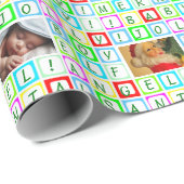 Gepersonaliseerde gekleurde vierkanten en 2 foto's cadeaupapier (Rol Hoek)