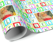 Gepersonaliseerde gekleurde vierkanten en foto cadeaupapier (Rol Hoek)