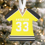 Gepersonaliseerde Gele en Zwarte Hockey Jersey Ornament<br><div class="desc">Vier je hockeyster met dit gepersonaliseerde geel-zwarte hockeyshirt ornament. Perfect voor het herdenken van een speciaal seizoen,  speler of team. Pas het aan met een naam en nummer om een unieke aandenken te creëer.</div>