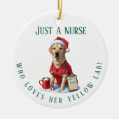 Gepersonaliseerde Gele Lab Lover Nurse Kerstcadeau Keramisch Ornament (Voorkant)