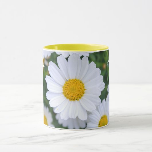 Gepersonaliseerde gele ringleuning mok met madelie (Midden)