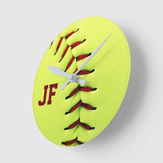 Gepersonaliseerde gele softball ronde klok (Hoek)