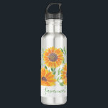 Gepersonaliseerde Gele Zonnebloemen Groene Foliage Waterfles<br><div class="desc">Dit waterflesje is versierd met waterverf zonnebloemen en bladeren in geel en groen geel schoppen. U kunt het aanpassen door de naam te veranderen of het een monogram te maken als u verkiest. Gebruik de optie Verdere wijzigingen aanpassen om de tekstgrootte, stijl of kleur te wijzigen als u dat wenst....</div>