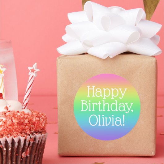 Gepersonaliseerde Gelukkige Verjaardag Regenboog Ronde Sticker (Feest)