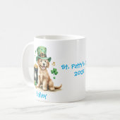 Gepersonaliseerde Goldendoodle St. Patty's Day Mok (Voorkant links)