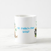 Gepersonaliseerde Goldendoodle St. Patty's Day Mok (Center)