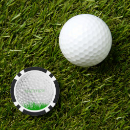 Gepersonaliseerde golfbal in gras marker pokerchips