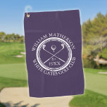 Gepersonaliseerde Golfclub Naam Paarse Golfhanddoek<br><div class="desc">Deze golfhanddoeken zijn ideaal voor alle golfclubs en golfclubs,  met een klassiek kruisbeeld van golfclubs en een ontwerp van golfbal en een grens met een oud postzegeleffect. personaliseer de naam van het clublid,  de naam van de golfclub en het jaar waarin de golfclub werd opgericht. Ontworpen door: Thisnotme©</div>