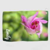 Gepersonaliseerde Golfhanddoek met Roze Bloemknop (Horizontaal)