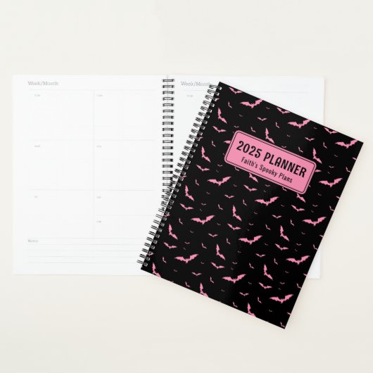 Gepersonaliseerde Gothic Pink & Black Bat Patroon Planner (Display)