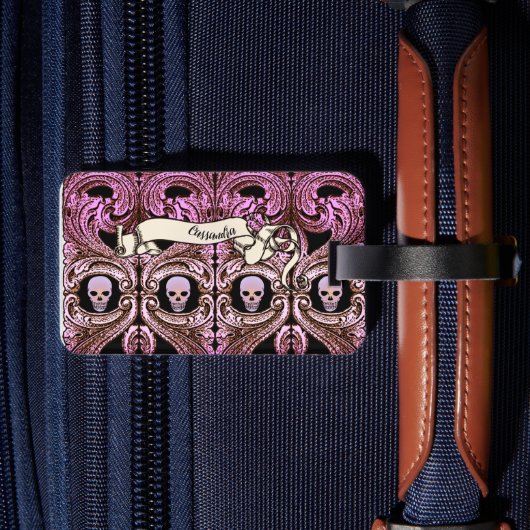 Gepersonaliseerde Gothic Roze Ornament & Sk Bagagelabel (Achterkant Insitu 2)