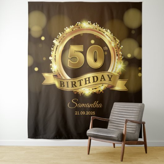 Gepersonaliseerde gouden en zwarte 50ste verjaarda wandkleed (In situ)