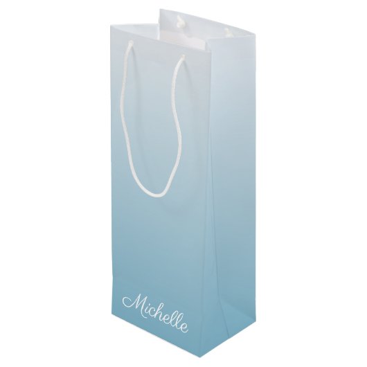 Gepersonaliseerde gradiënt ombre engel blauw wijn cadeautas (Achterkant Gekanteld)