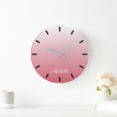 Gepersonaliseerde gradiënt ombre zalm roze grote klok (Huis)