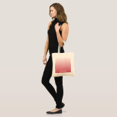 Gepersonaliseerde gradiënt ombre zalm roze tote bag (Voorkant (model))