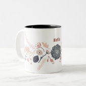 Gepersonaliseerde Grijs Blauw Perzik Bloemen met N Tweekleurige Koffiemok (Voorkant links)