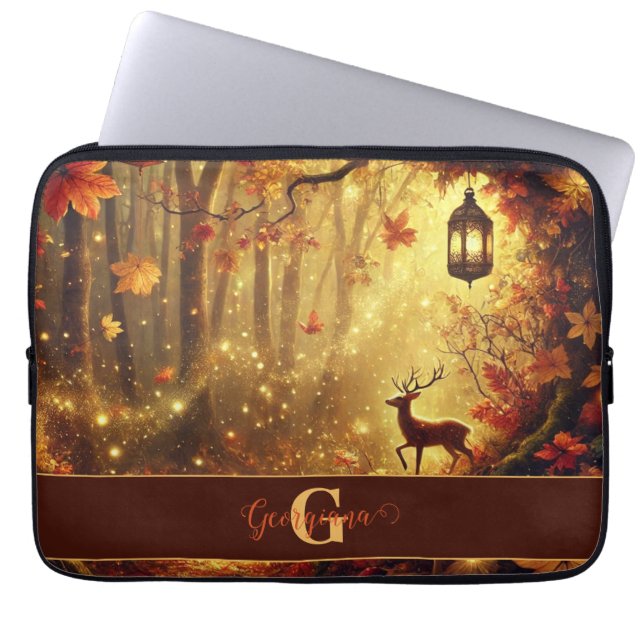 Gepersonaliseerde grillige gouden herfstbos laptop sleeve (Voorkant)
