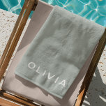 Gepersonaliseerde Groene As Kleur Custom Strandlaken<br><div class="desc">Ontspan in stijl met deze gepersonaliseerde groene askleur op maat gemaakte strandhanddoek. Met een chique en kalmerende groene askleur biedt deze handdoek zowel luxe als comfort voor uw stranddagen, loungen aan het zwembad of spabezoeken. De grote, zachte en absorberende handdoek is perfect om af te drogen na een duik of...</div>
