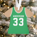 Gepersonaliseerde groene basketbaltrui ornament<br><div class="desc">Vier je liefde voor basketbal met dit gepersonaliseerde groene basketbal jersey ornament. Perfect voor het herdenken van een speciaal seizoen,  speler of team,  dit ornament maakt een attent geschenk voor elke basketbalfan. Pas het aan met een naam en nummer om een unieke aandenken te creëer.</div>
