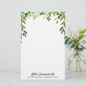 Gepersonaliseerde groene bladeren op wit ongeëvena briefpapier (Staand voorkant)