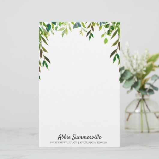 Gepersonaliseerde groene bladeren op wit ongeëvena briefpapier (Staand voorkant)