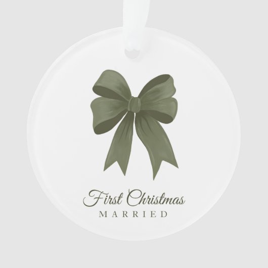 Gepersonaliseerde Groene Bow 1st Kerstmis Getrouwd Ornament (voorkant)