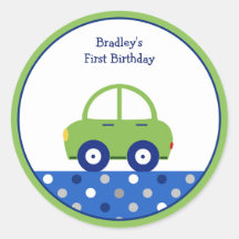 Gepersonaliseerde groene en blauwe auto eerste ver