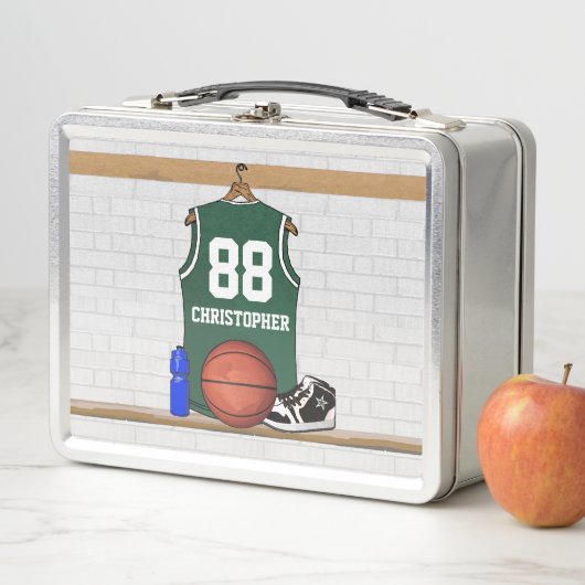Gepersonaliseerde groene en witte basketbaltrui (In situ)