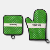 Gepersonaliseerde groene en witte polka dot ovenwant & pannenlap set (Voorkant)