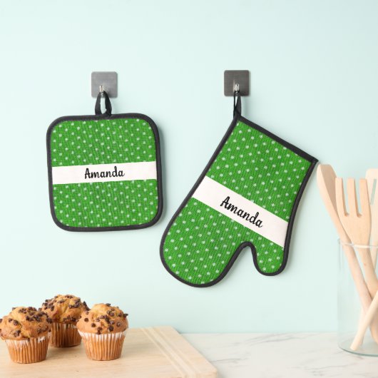 Gepersonaliseerde groene en witte polka dot ovenwant & pannenlap set (Insitu(Ophanging))